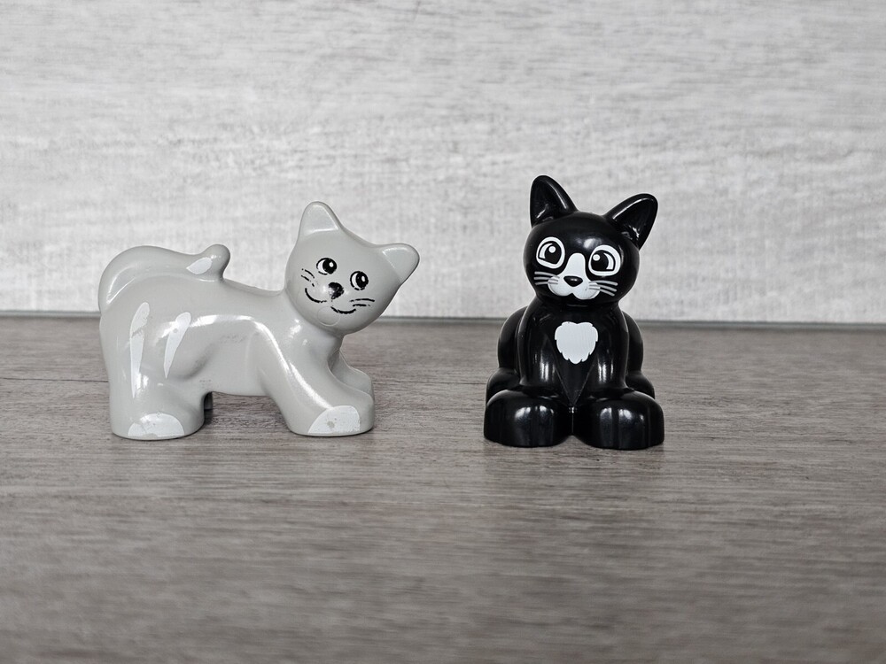 LEGO DUPLO Blocks Kitten Black & White Gray Vet Cat Lot of 2 Kitty Kitties